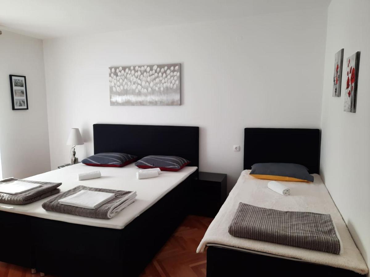 Apartments Rose Loboja Макарска Екстериор снимка