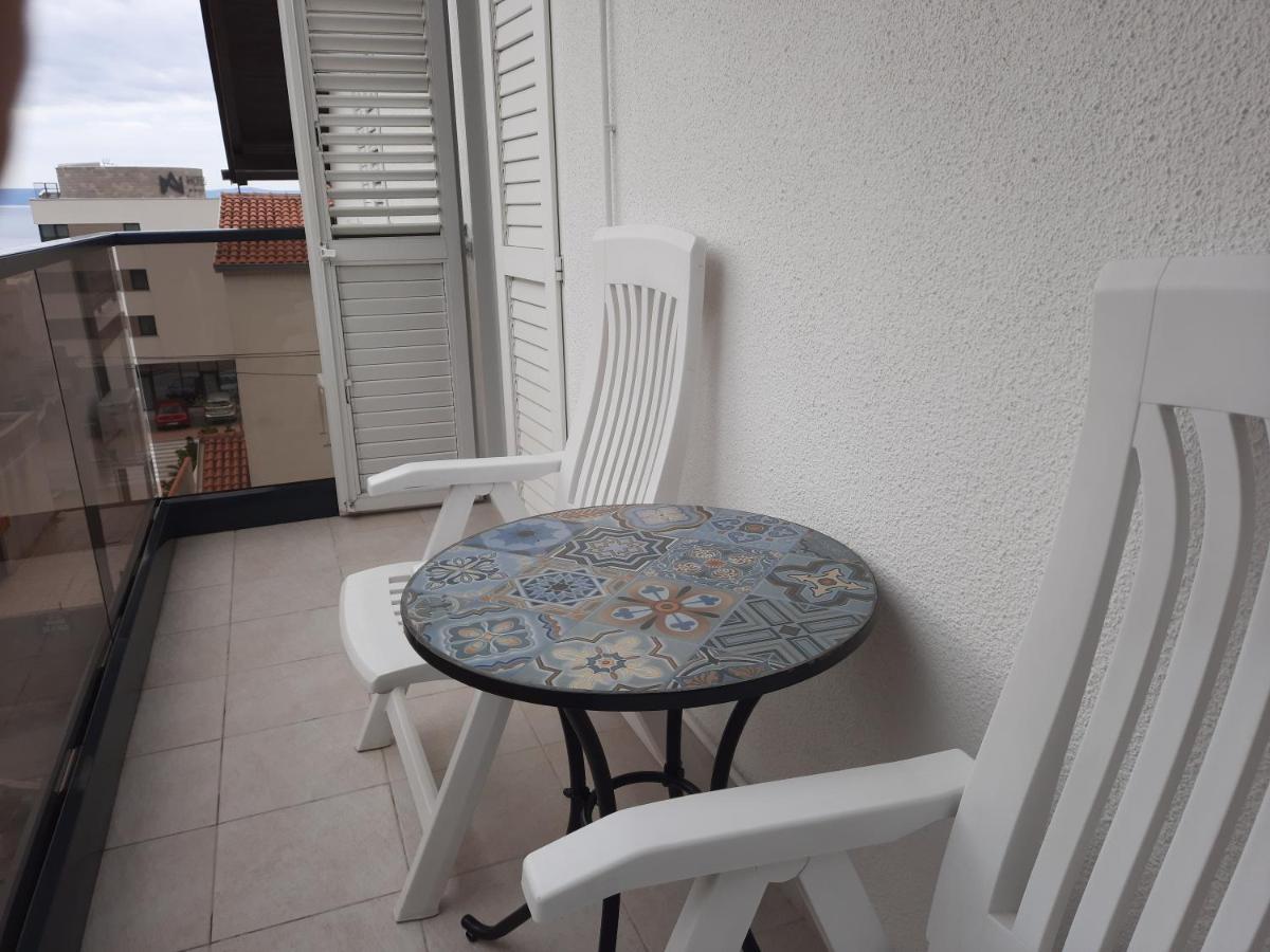 Apartments Rose Loboja Макарска Екстериор снимка