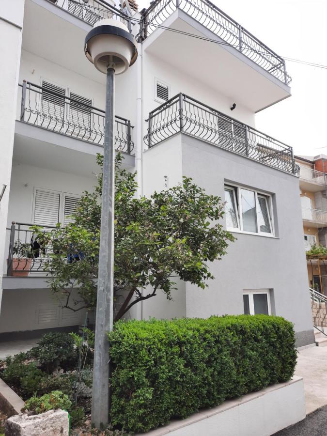 Apartments Rose Loboja Макарска Екстериор снимка
