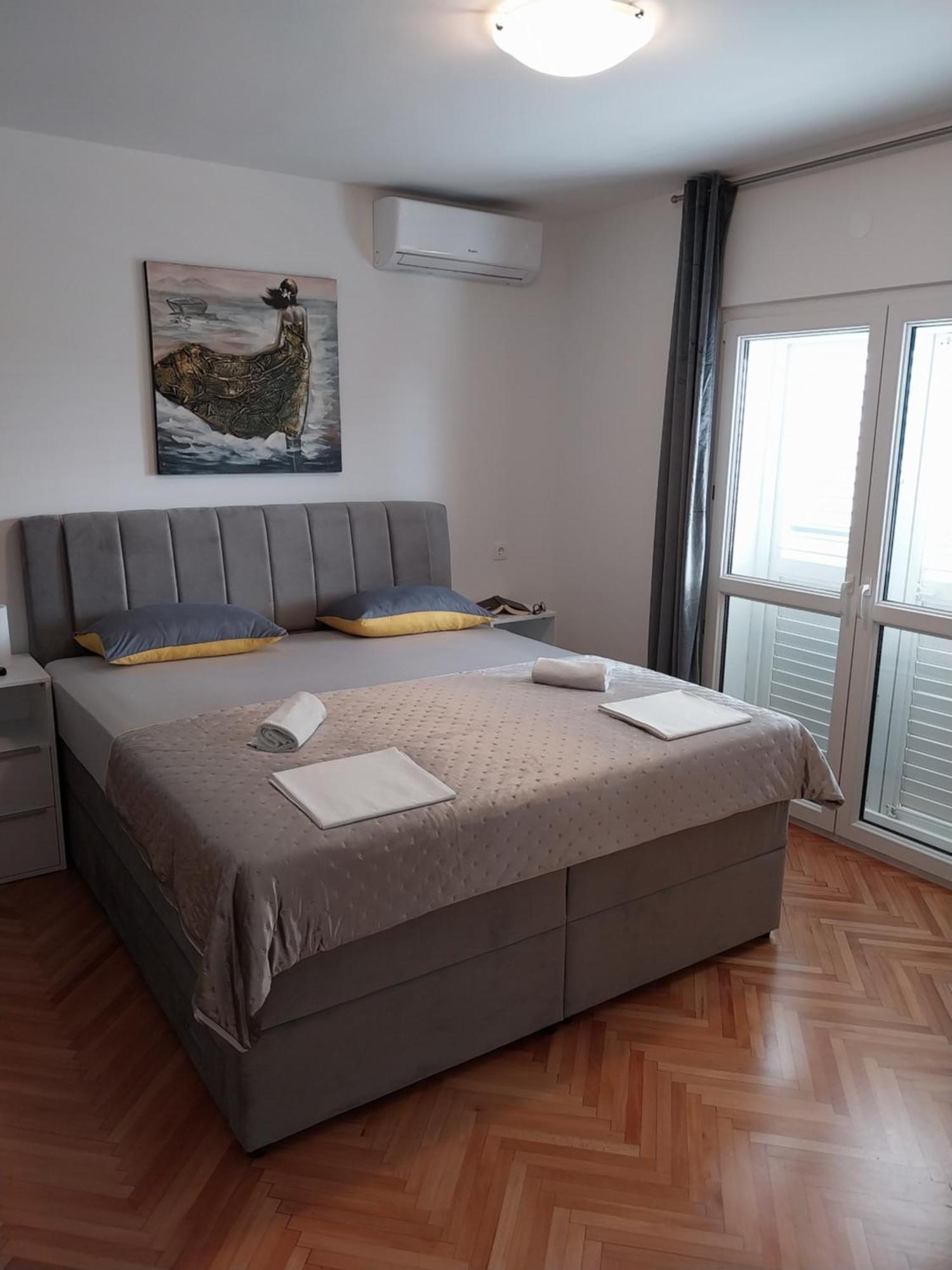 Apartments Rose Loboja Макарска Екстериор снимка