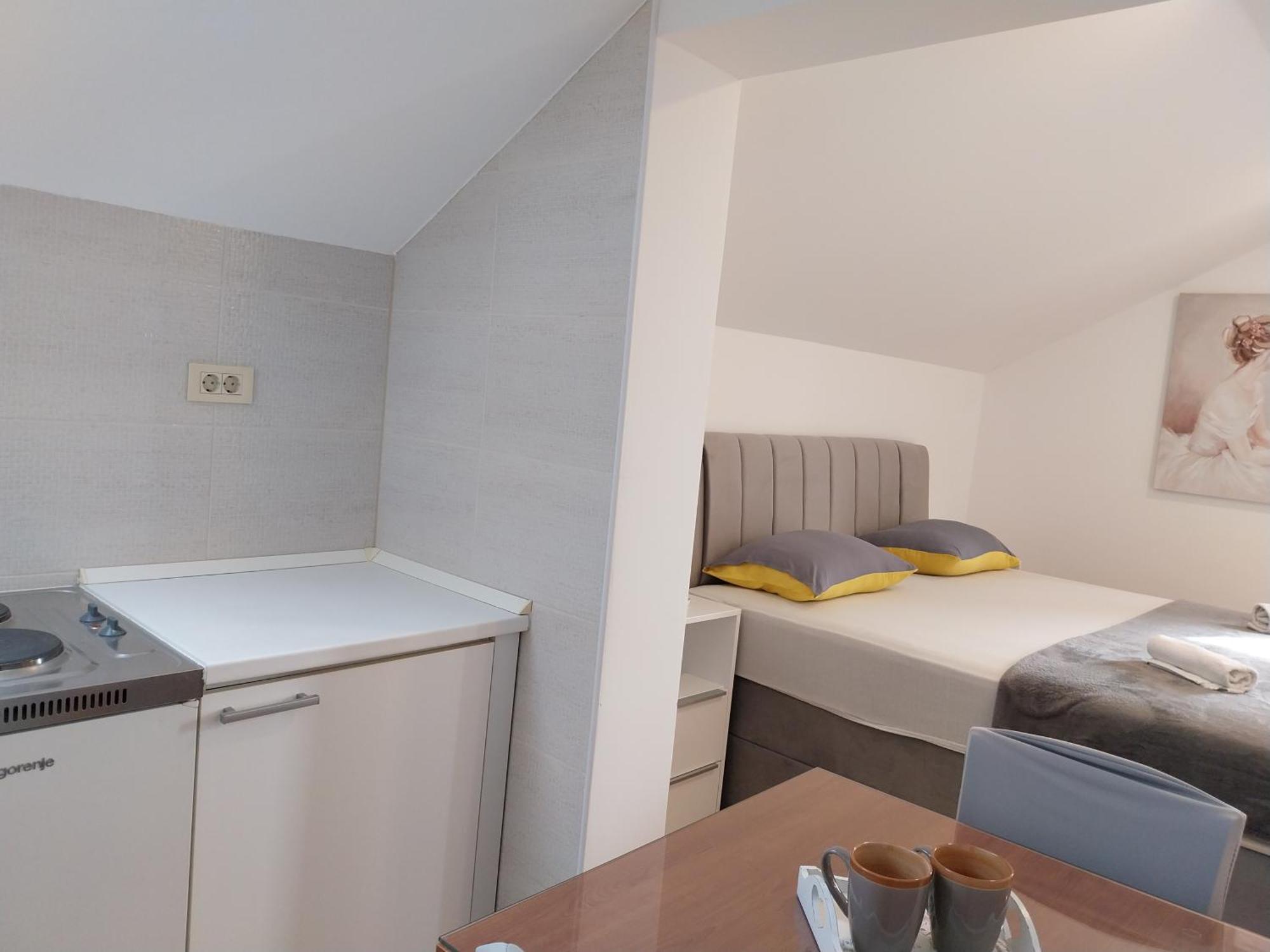 Apartments Rose Loboja Макарска Екстериор снимка