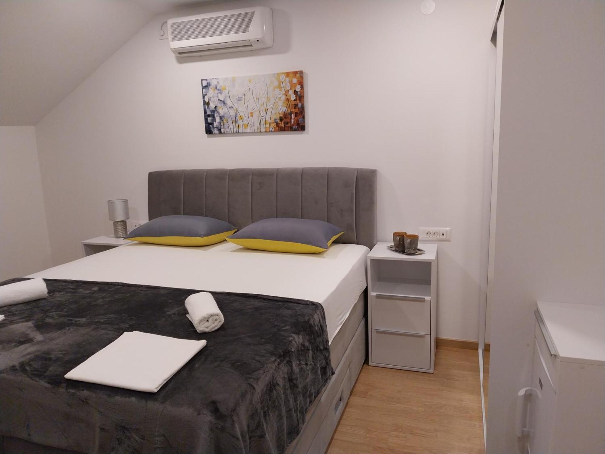 Apartments Rose Loboja Макарска Екстериор снимка