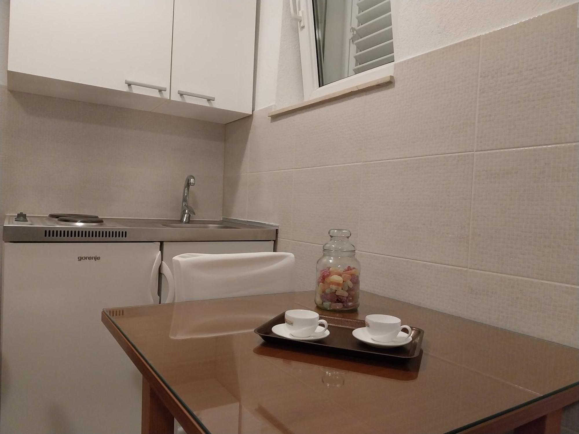 Apartments Rose Loboja Макарска Екстериор снимка