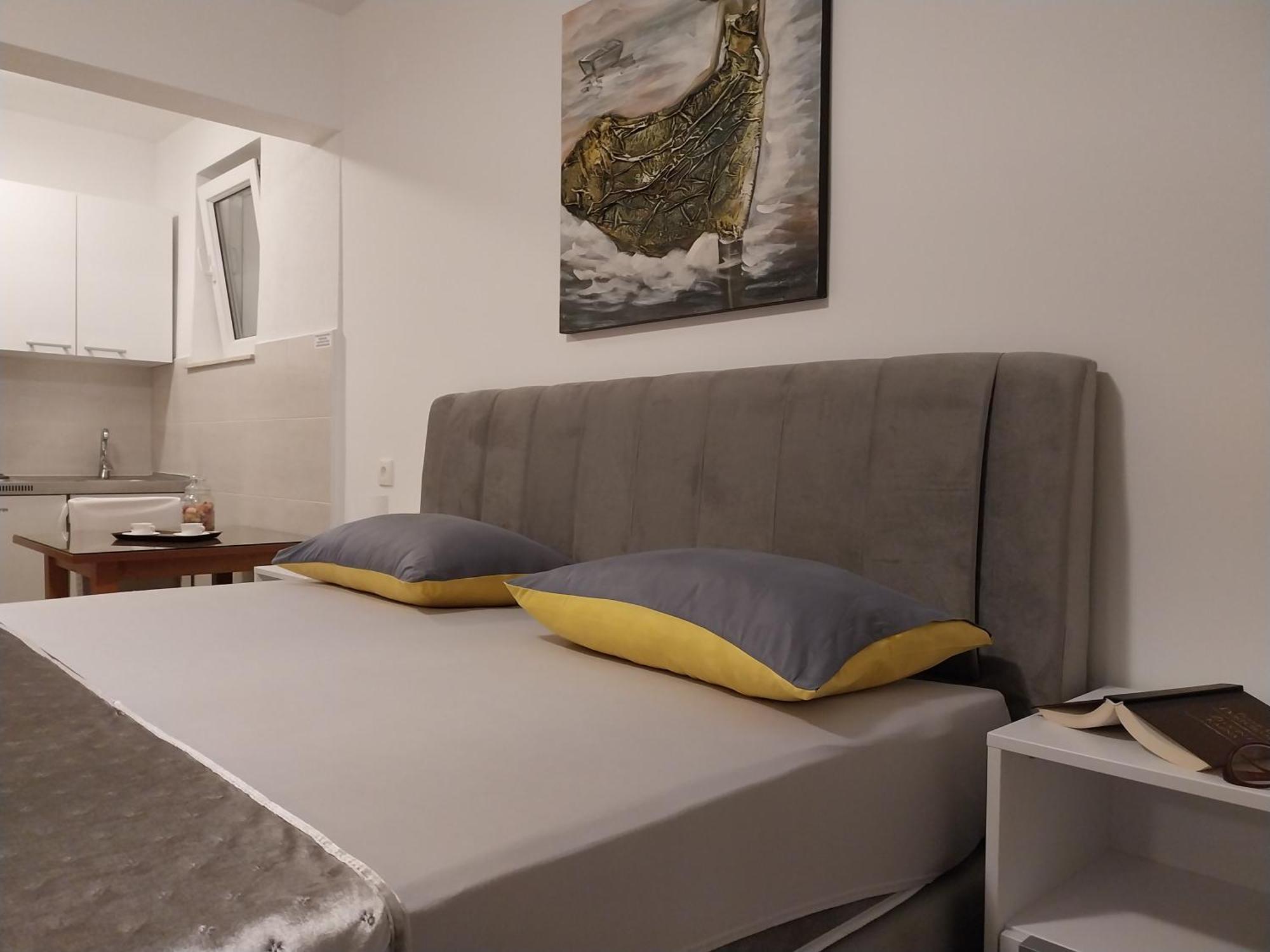 Apartments Rose Loboja Макарска Екстериор снимка