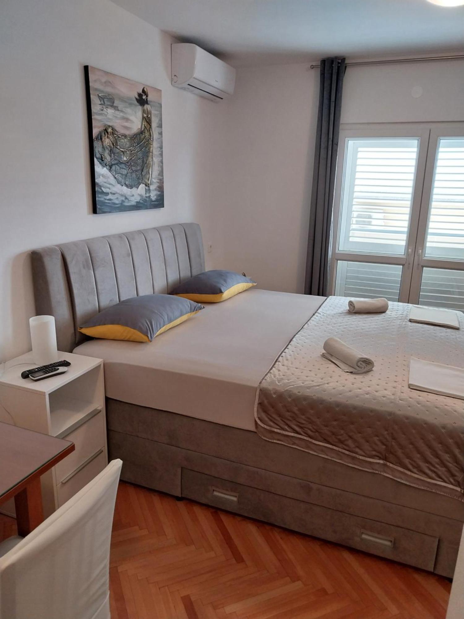 Apartments Rose Loboja Макарска Екстериор снимка