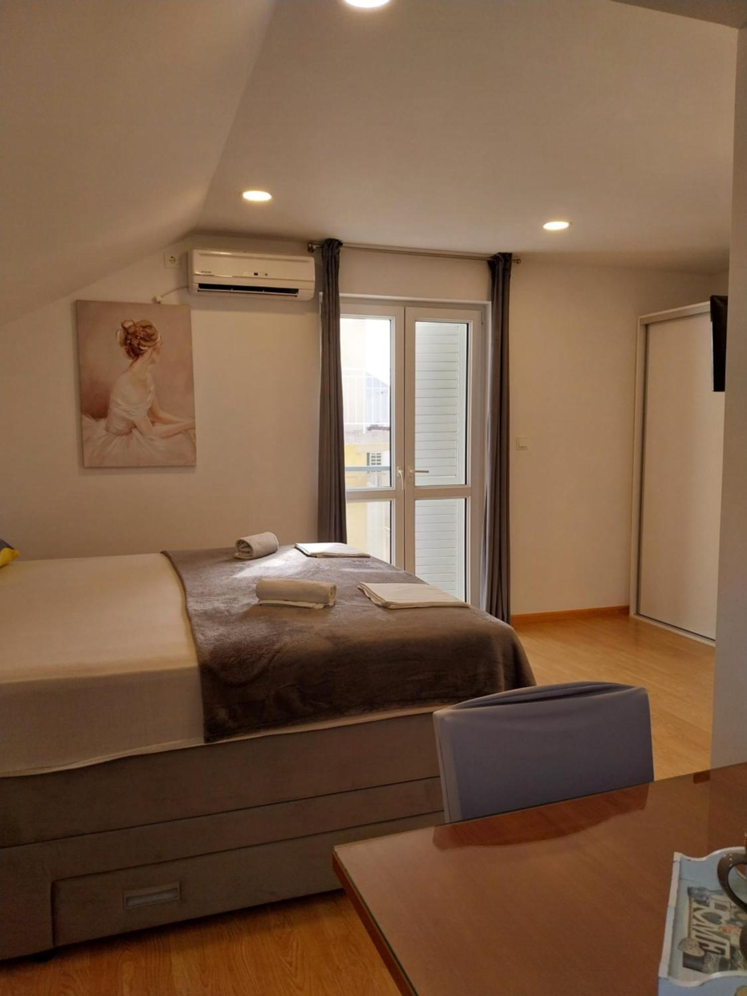 Apartments Rose Loboja Макарска Екстериор снимка