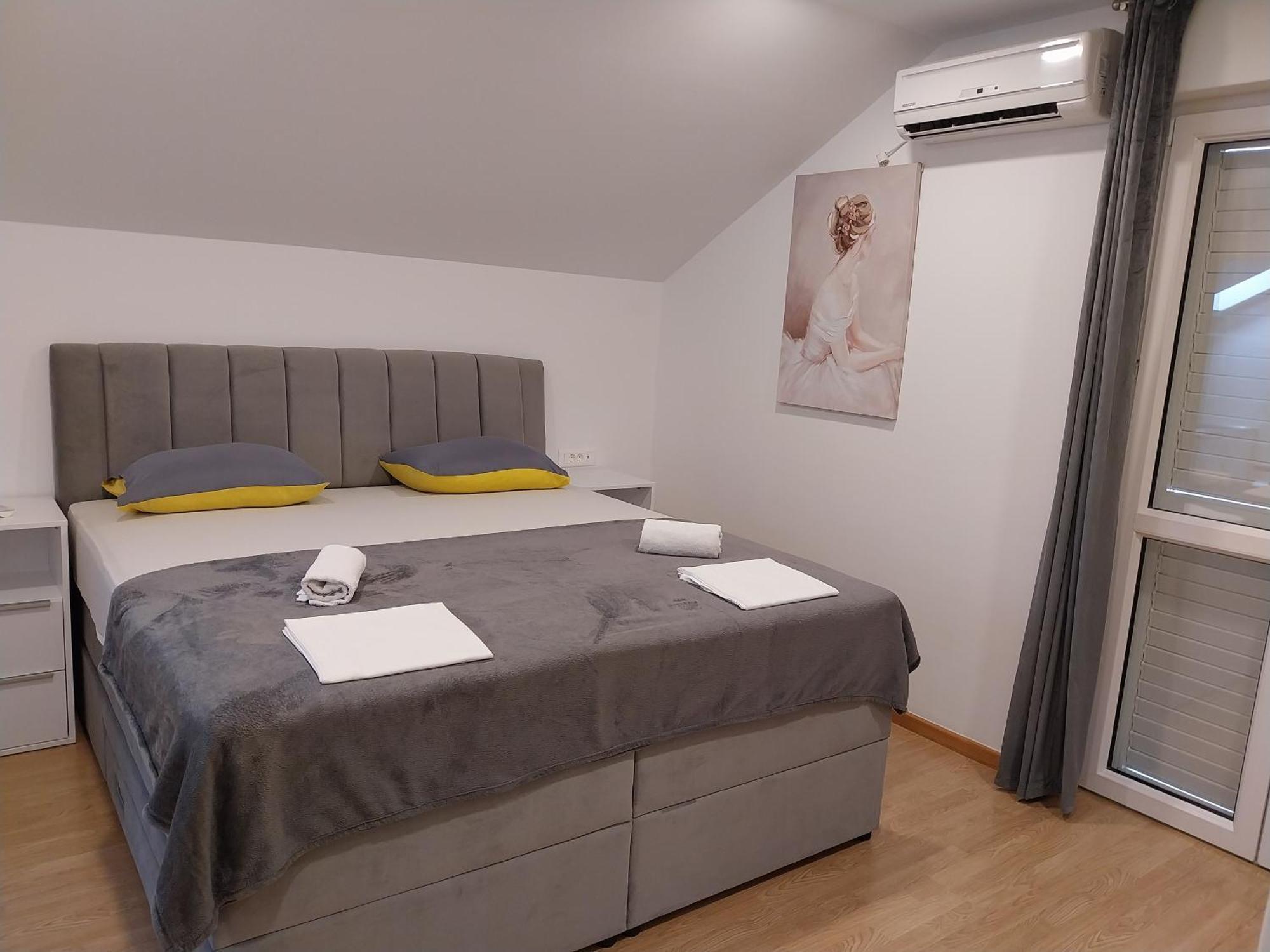 Apartments Rose Loboja Макарска Екстериор снимка