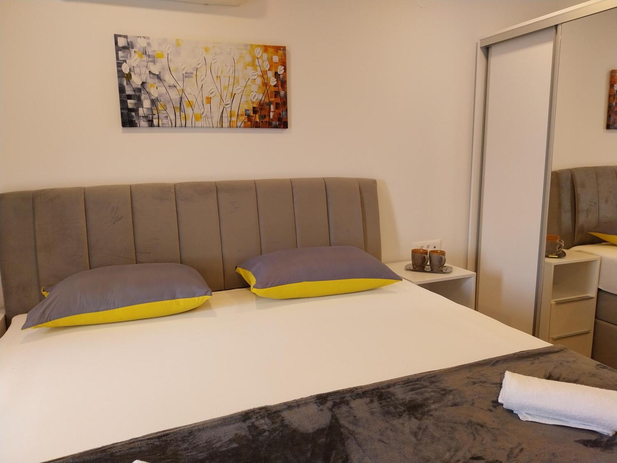 Apartments Rose Loboja Макарска Екстериор снимка