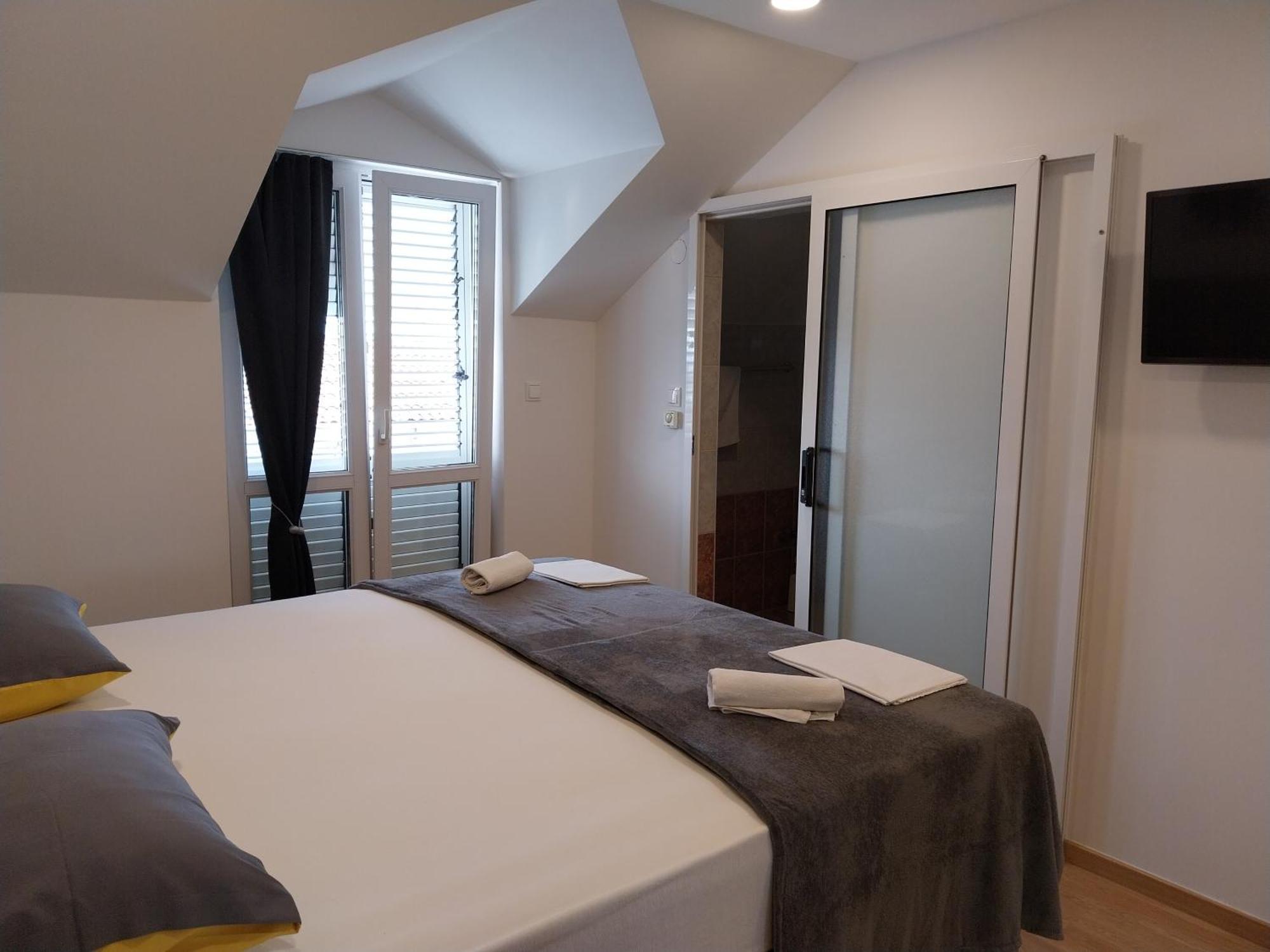 Apartments Rose Loboja Макарска Екстериор снимка