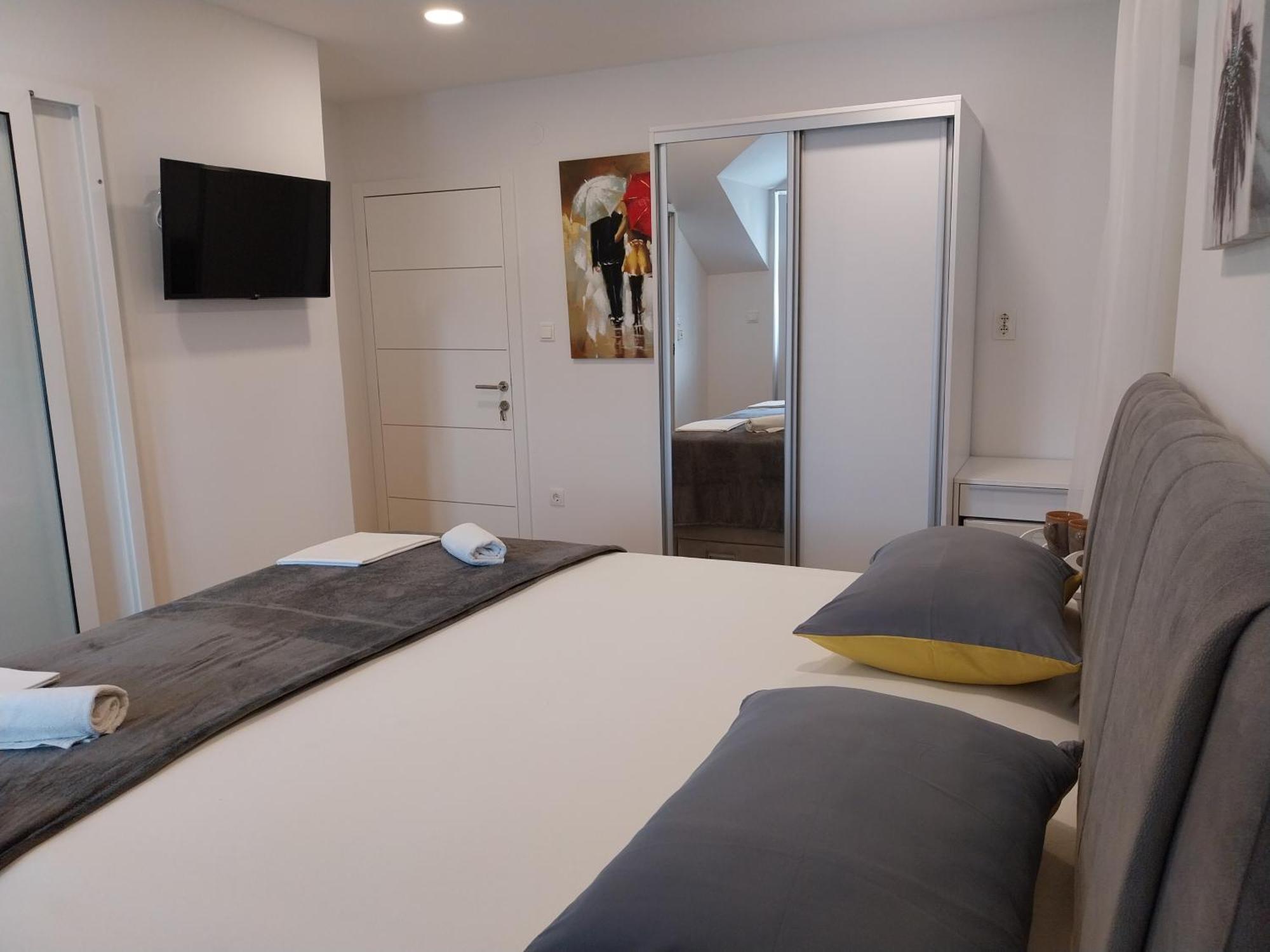Apartments Rose Loboja Макарска Стая снимка